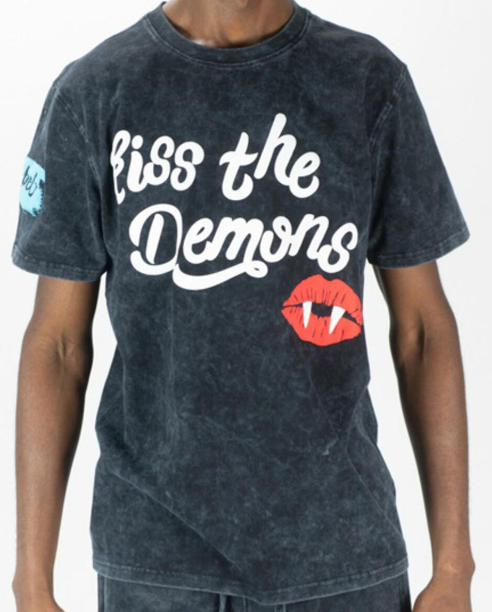 REBEL ACID WASHED KISS THE DEMON TEE BLACK 168